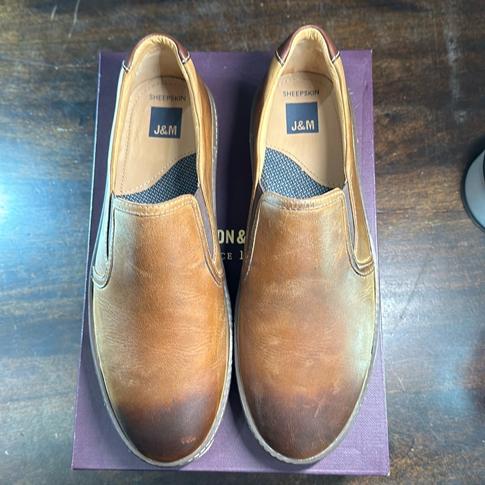 Mens casual shoes